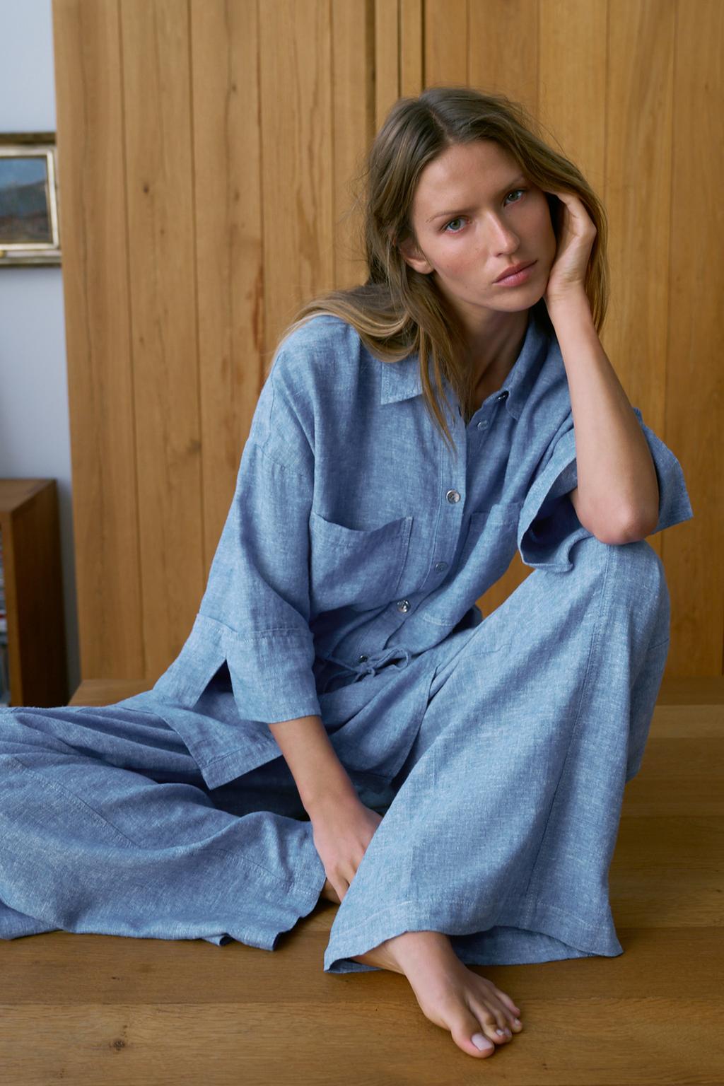 БРЮКИ С ШИРОКИМИ ШТАНИНАМИ И ЗАЩИПАМИ ИЗ СМЕСОВОГО ЛЬНА