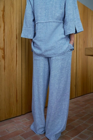 Брюки с широкими штанинами и защипами из смесового льна- Заказать в России