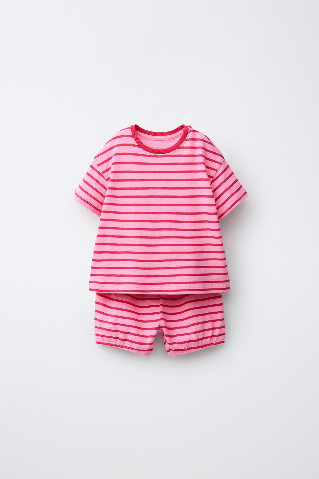 КОМПЛЕКТ ИЗ ФУТБОЛКИ И БЛУМЕРОВ В ПОЛОСКУ