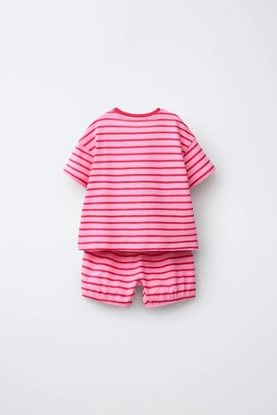 Комплект из футболки и блумеров в полоску- Заказать в России