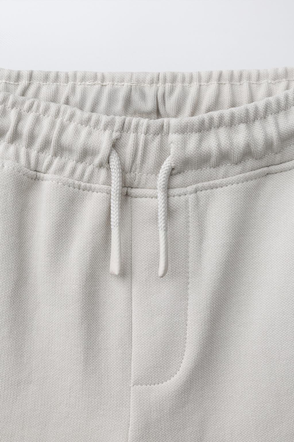 КОМФОРТНЫЕ ШОРТЫ ИЗ МЯГКОЙ ТКАНИ