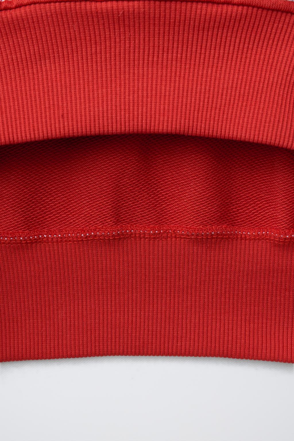 КОМПЛЕКТ ИЗ ФУТБОЛКИ И ШОРТОВ ИЗ ФУТЕРА С ОТДЕЛОЧНОЙ СТРОЧКОЙ