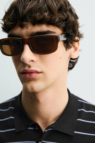 Трикотажное поло классического кроя- Заказать в России