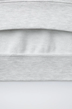 Толстовка с короткими рукавами и рельефной надписью