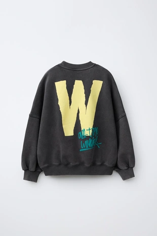 Футболка с эффектом потертости и надписью- Заказать в России