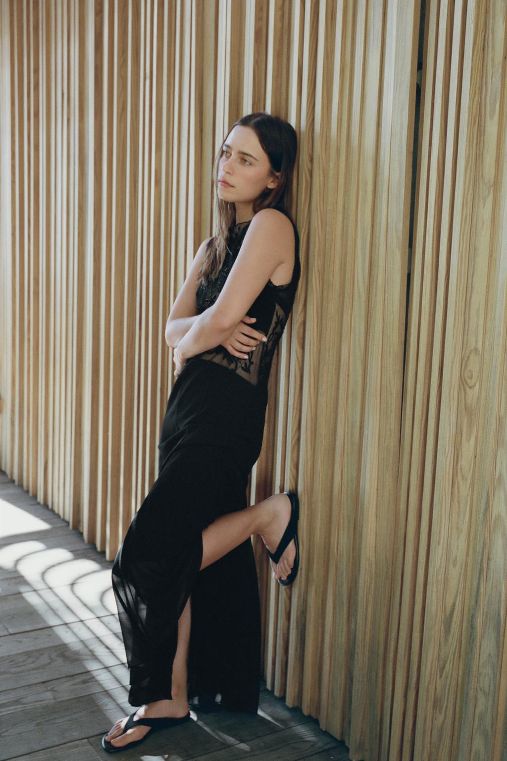 ПЛАТЬЕ ГОДЕ С ВЫШИВКОЙ И БУСИНАМИ