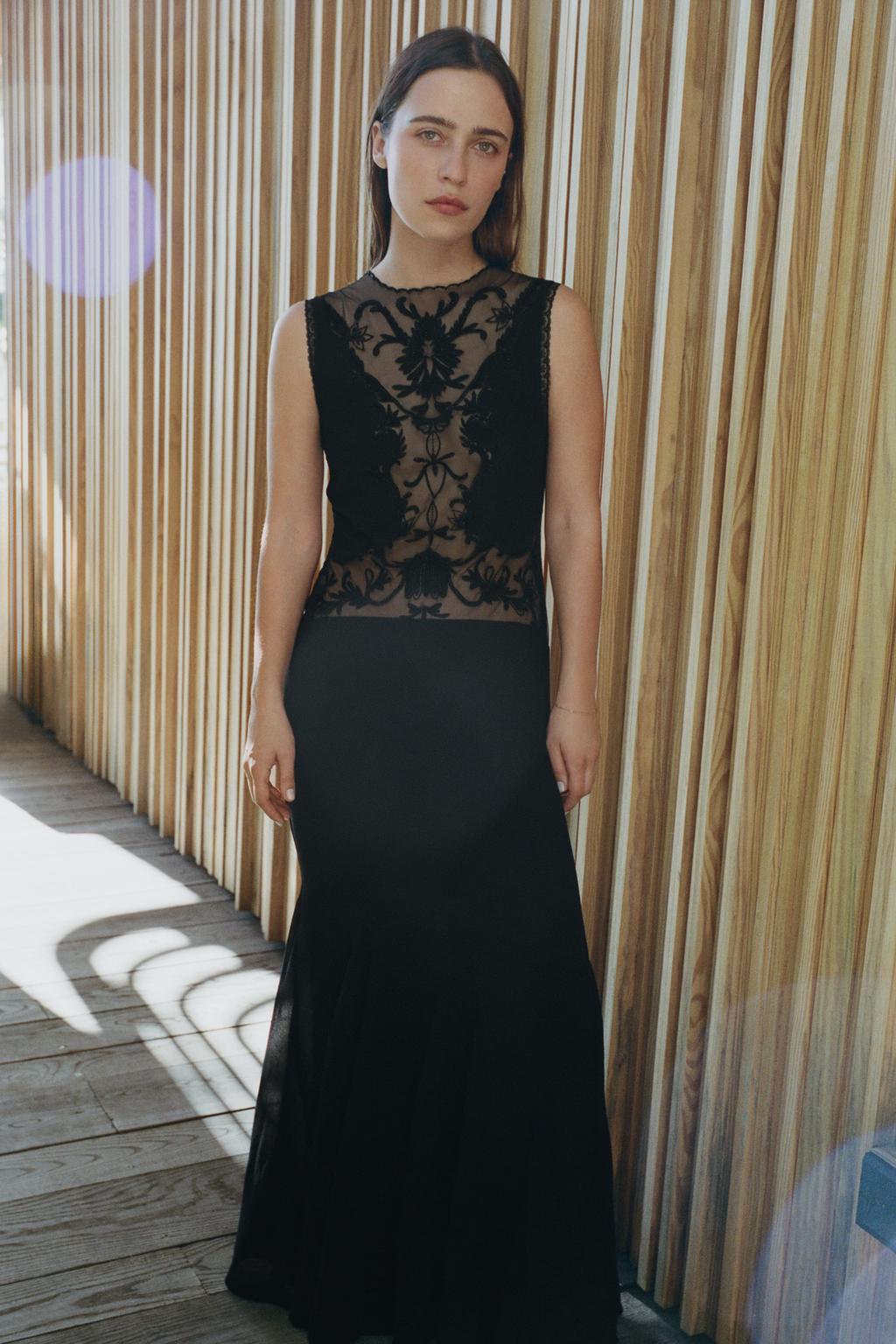 ПЛАТЬЕ ГОДЕ С ВЫШИВКОЙ И БУСИНАМИ