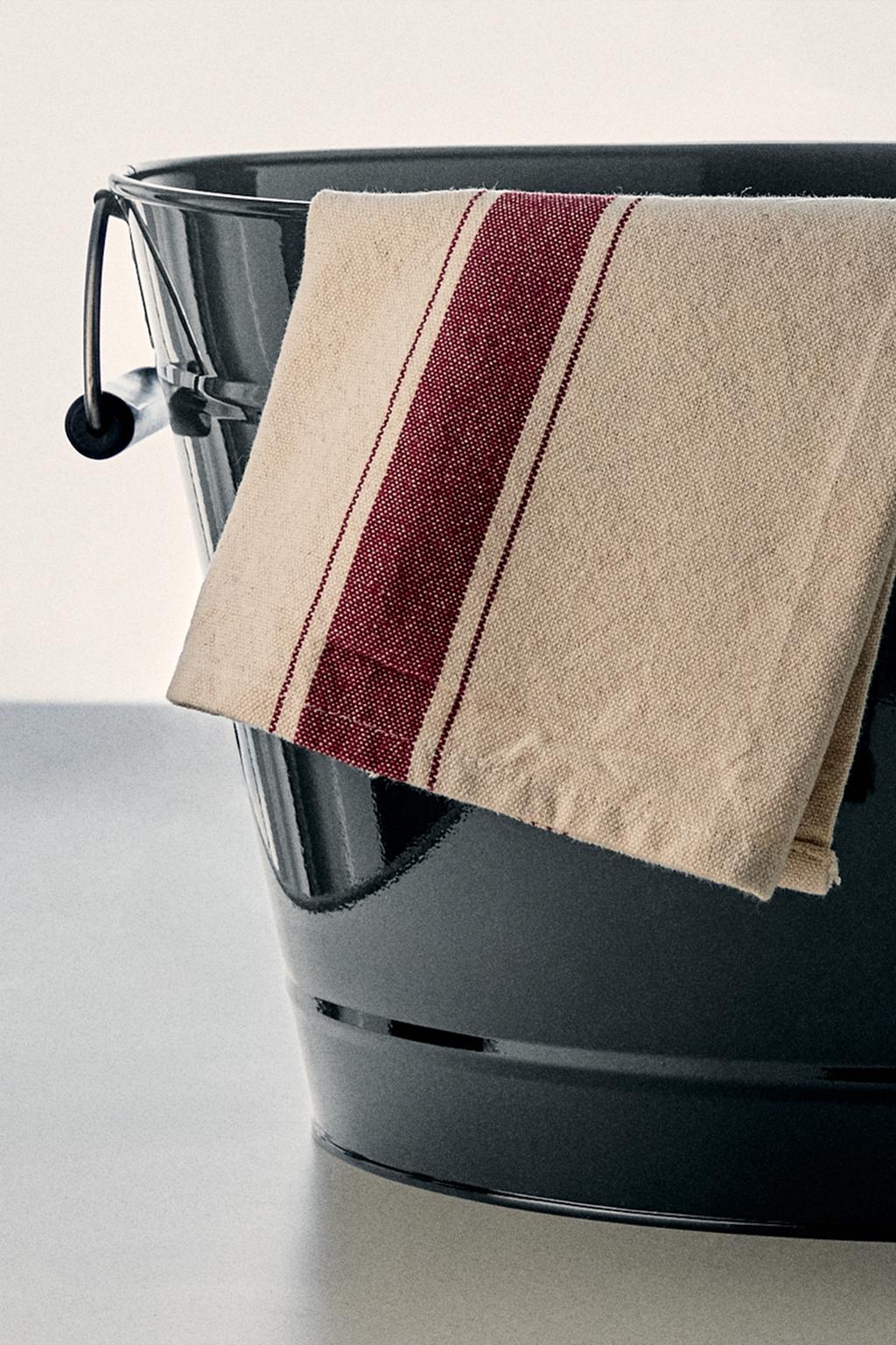 Металлическая моечная ванна