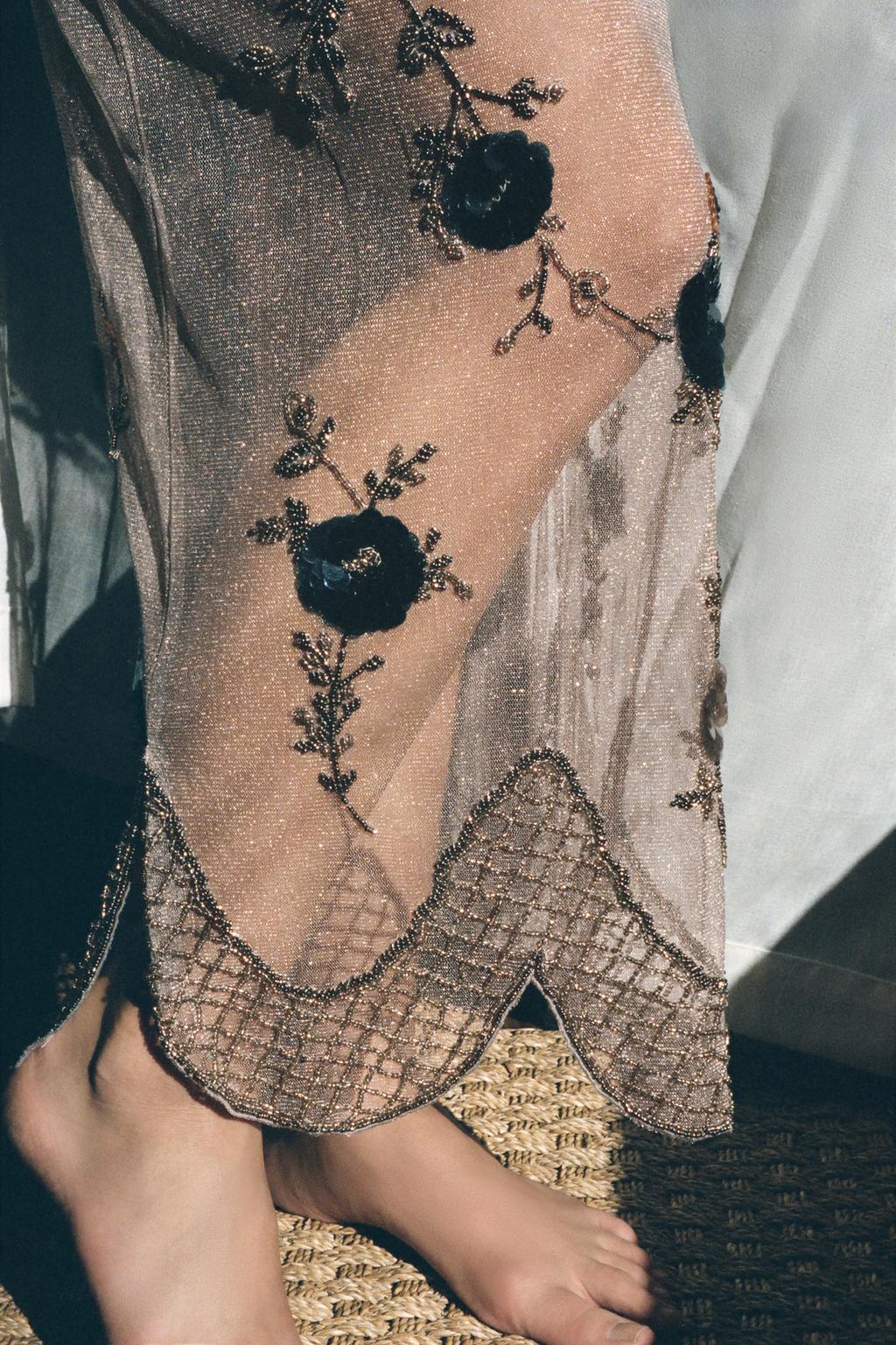 ЮБКА МИДИ С БУСИНАМИ И ПАЙЕТКАМИ