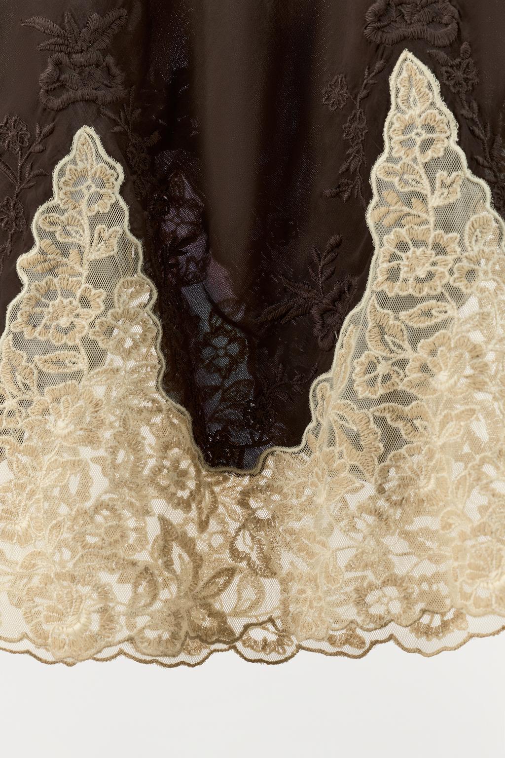 ЮБКА МИДИ ИЗ 100% ВИСКОЗЫ С ВЫШИВКОЙ И КРУЖЕВОМ