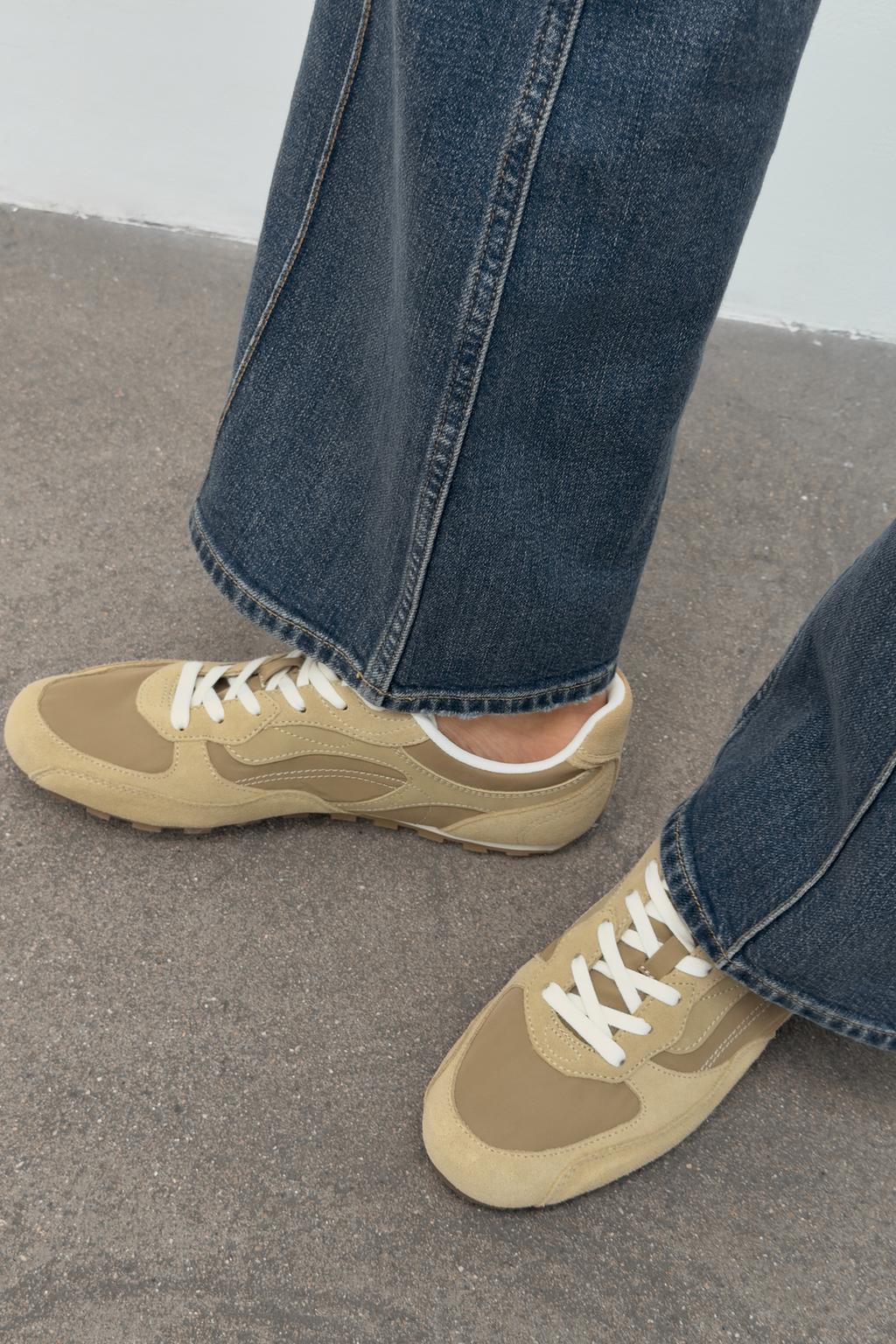 КОМБИНИРОВАННЫЕ БЕГОВЫЕ КРОССОВКИ