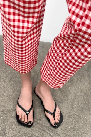 Сандалии на плоской подошве- Заказать в России