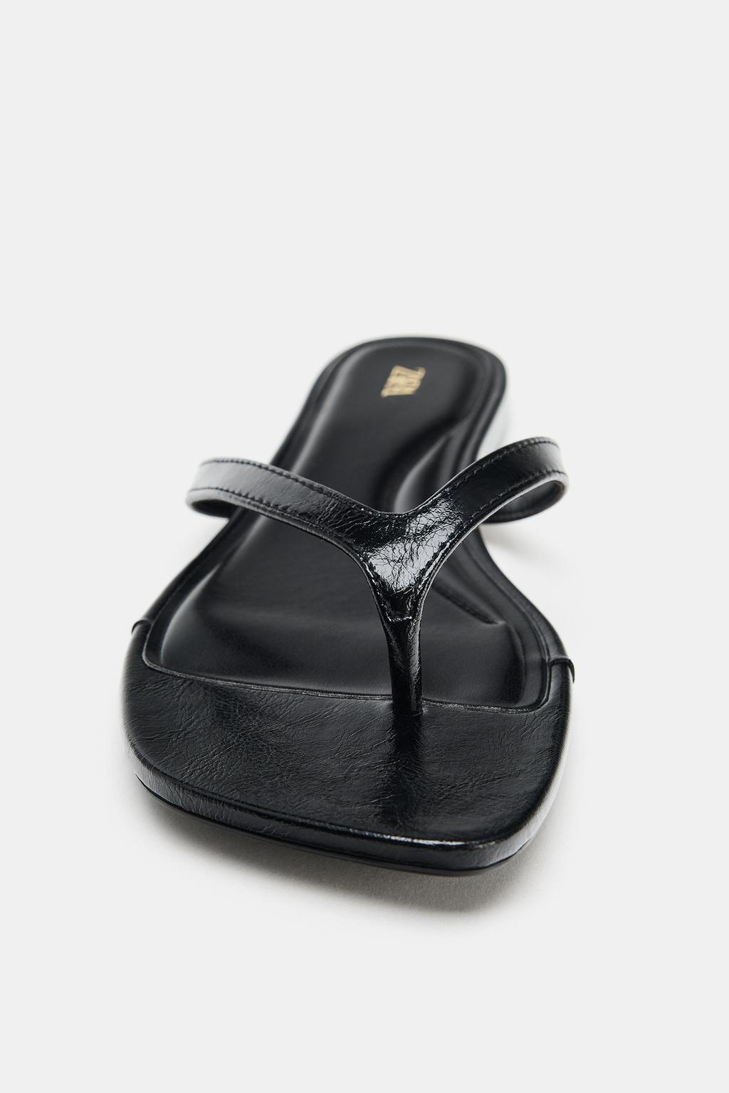 САНДАЛИИ НА ПЛОСКОЙ ПОДОШВЕ