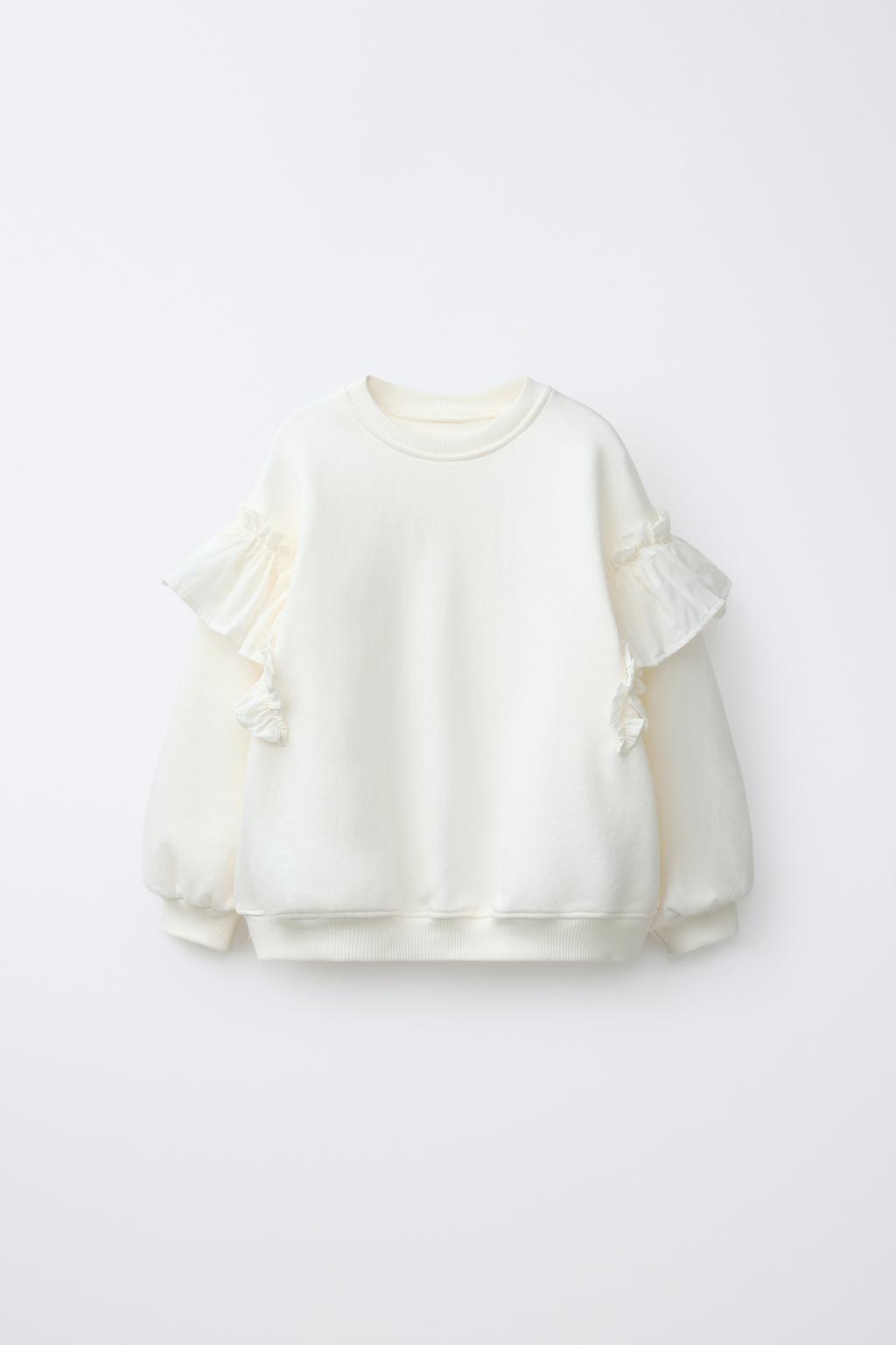 ТОЛСТОВКА В РОМАНТИЧЕСКОМ СТИЛЕ С ВОЛАНАМИ