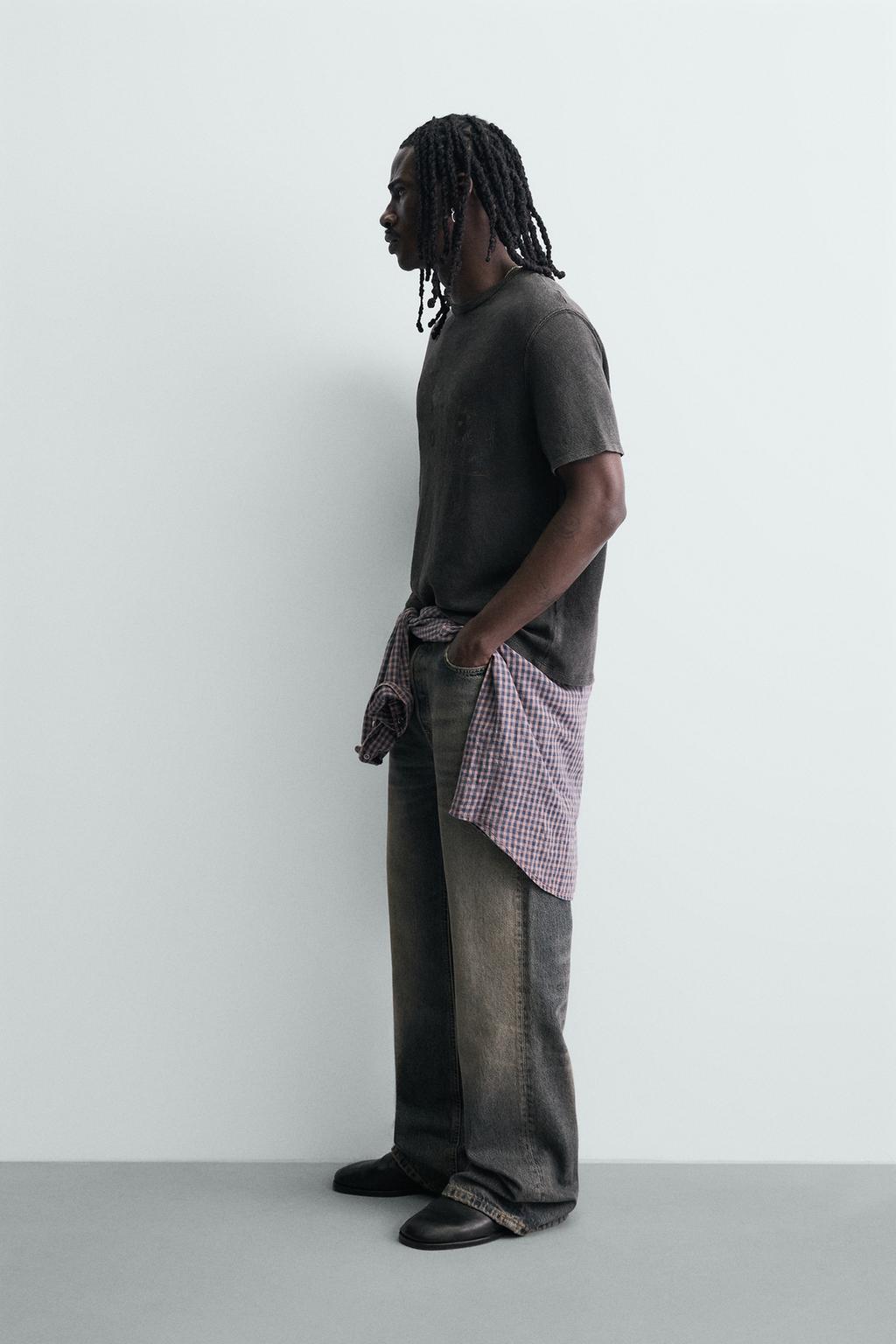 ФУТБОЛКА С ПРИНТОМ И ЭФФЕКТОМ ПОТЕРТОСТИ