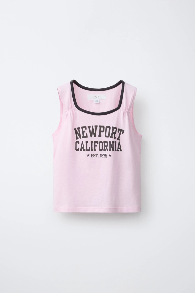 Футболка с лозунгом и контрастными отделками