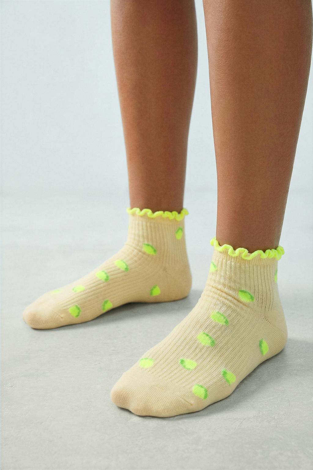 НАБОР ИЗ ТРЕХ ПАР КОРОТКИХ НОСКОВ С ФРУКТОВЫМ ПРИНТОМ