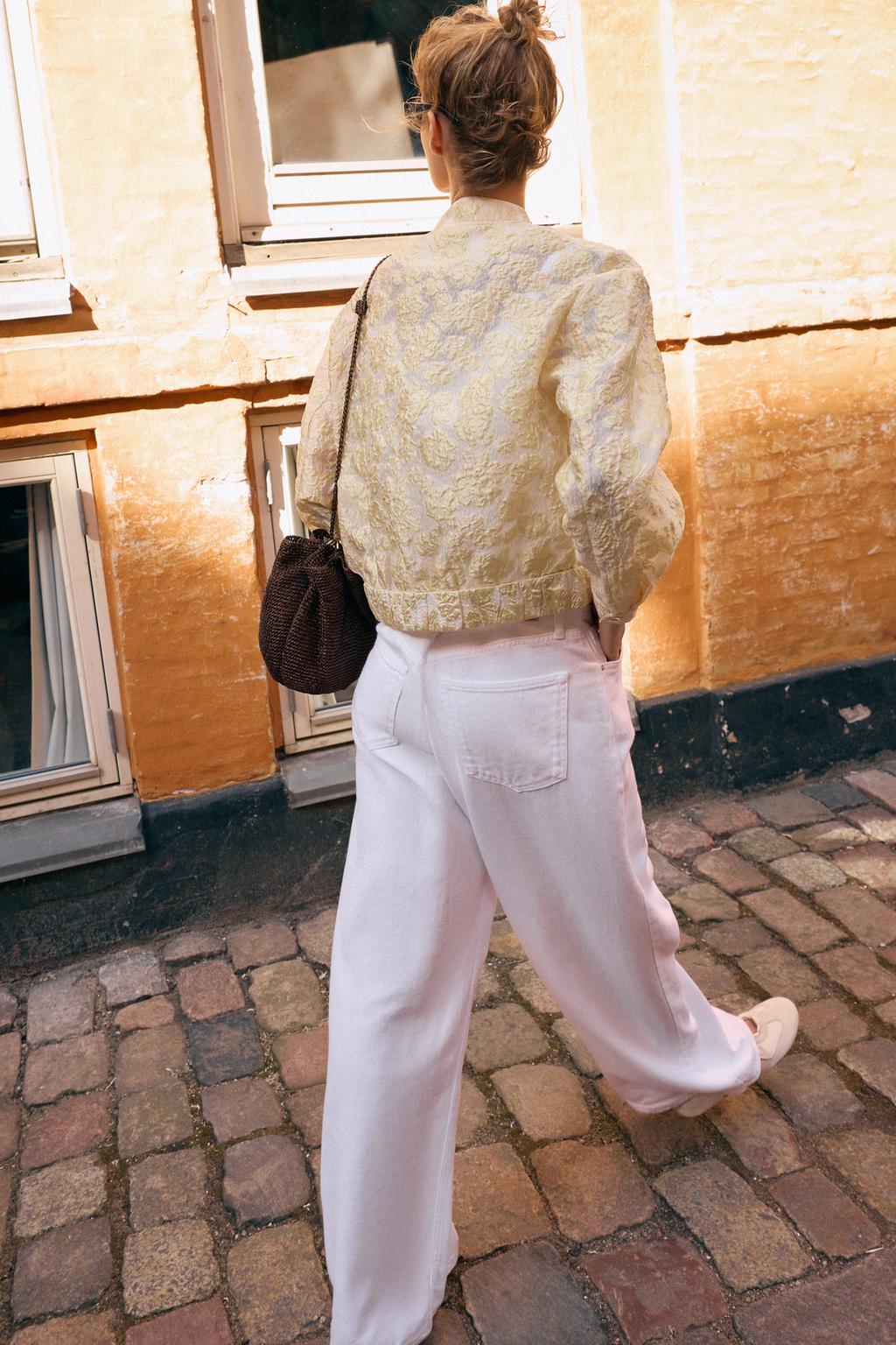 ЖАККАРДОВЫЙ БОМБЕР