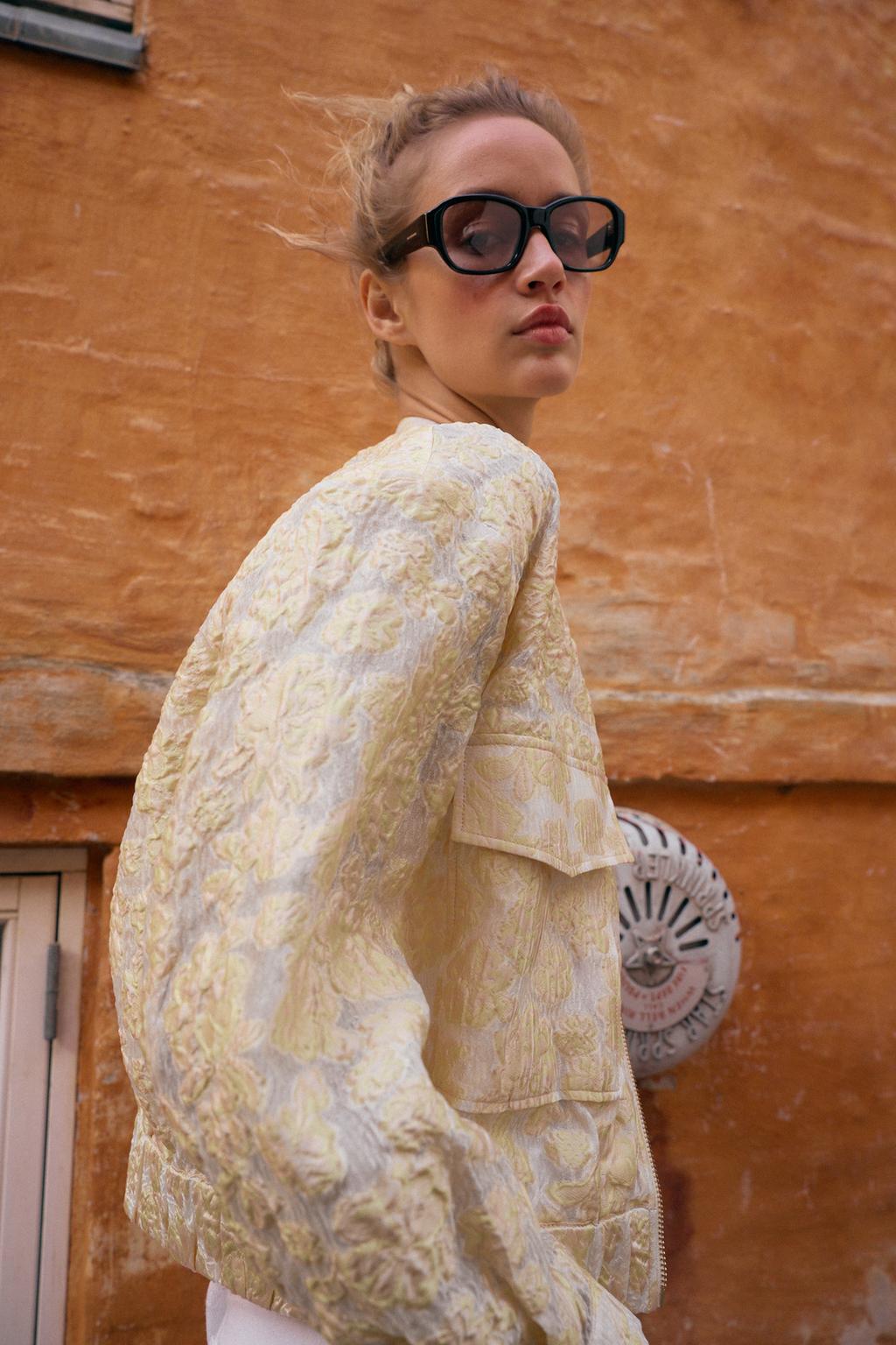 ЖАККАРДОВЫЙ БОМБЕР