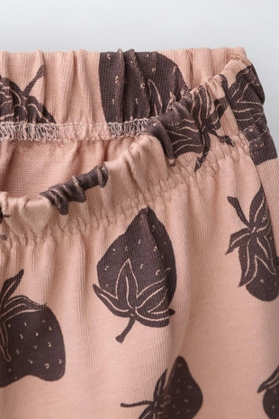 Комплект из футболки и шароваров с принтом «клубника»- Заказать в России