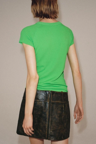 Топ в рубчик с коротким рукавом- Заказать в России