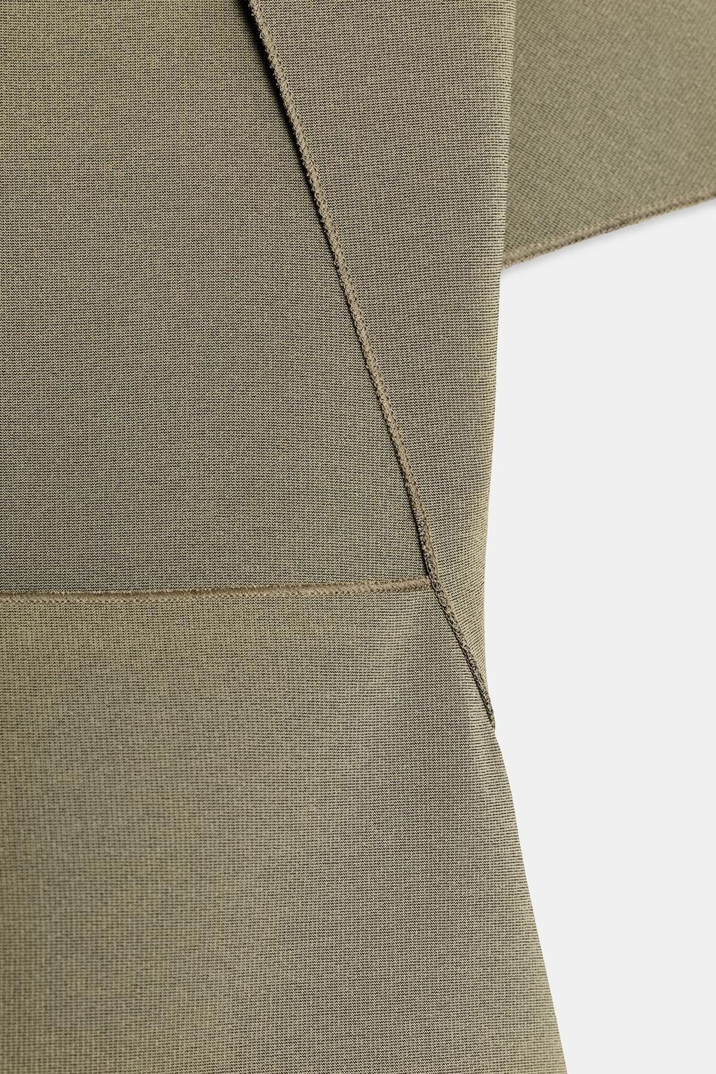 ТОП С ВЫРЕЗОМ И КОРОТКИМИ РУКАВАМИ