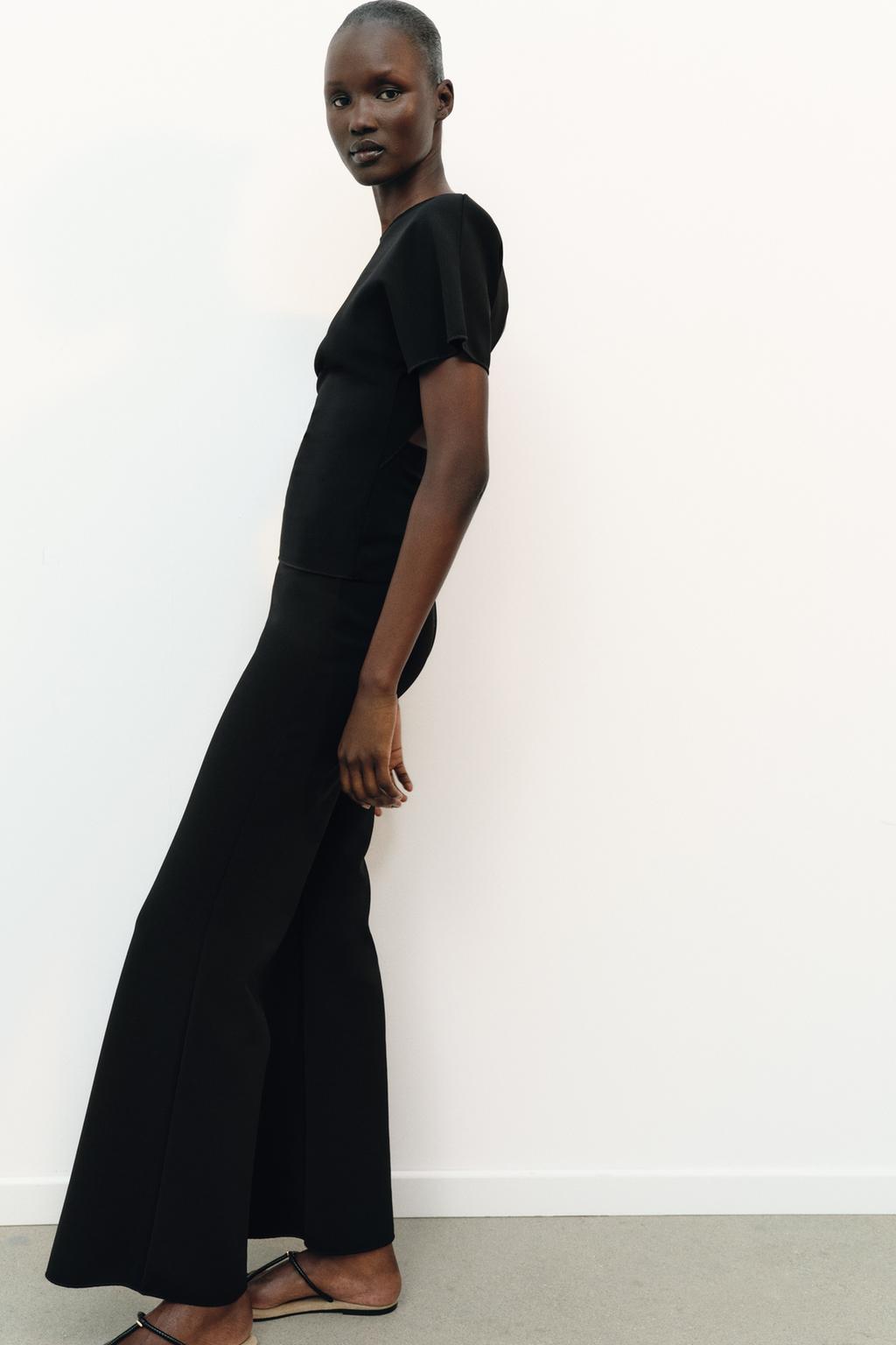 ТОП С ВЫРЕЗОМ И КОРОТКИМИ РУКАВАМИ