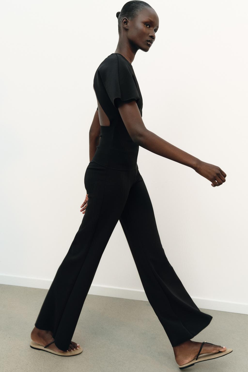 ТОП С ВЫРЕЗОМ И КОРОТКИМИ РУКАВАМИ