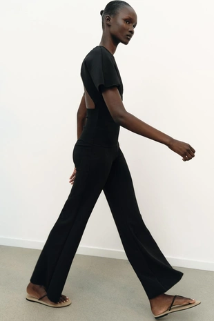 Топ с вырезом и короткими рукавами- Заказать в России