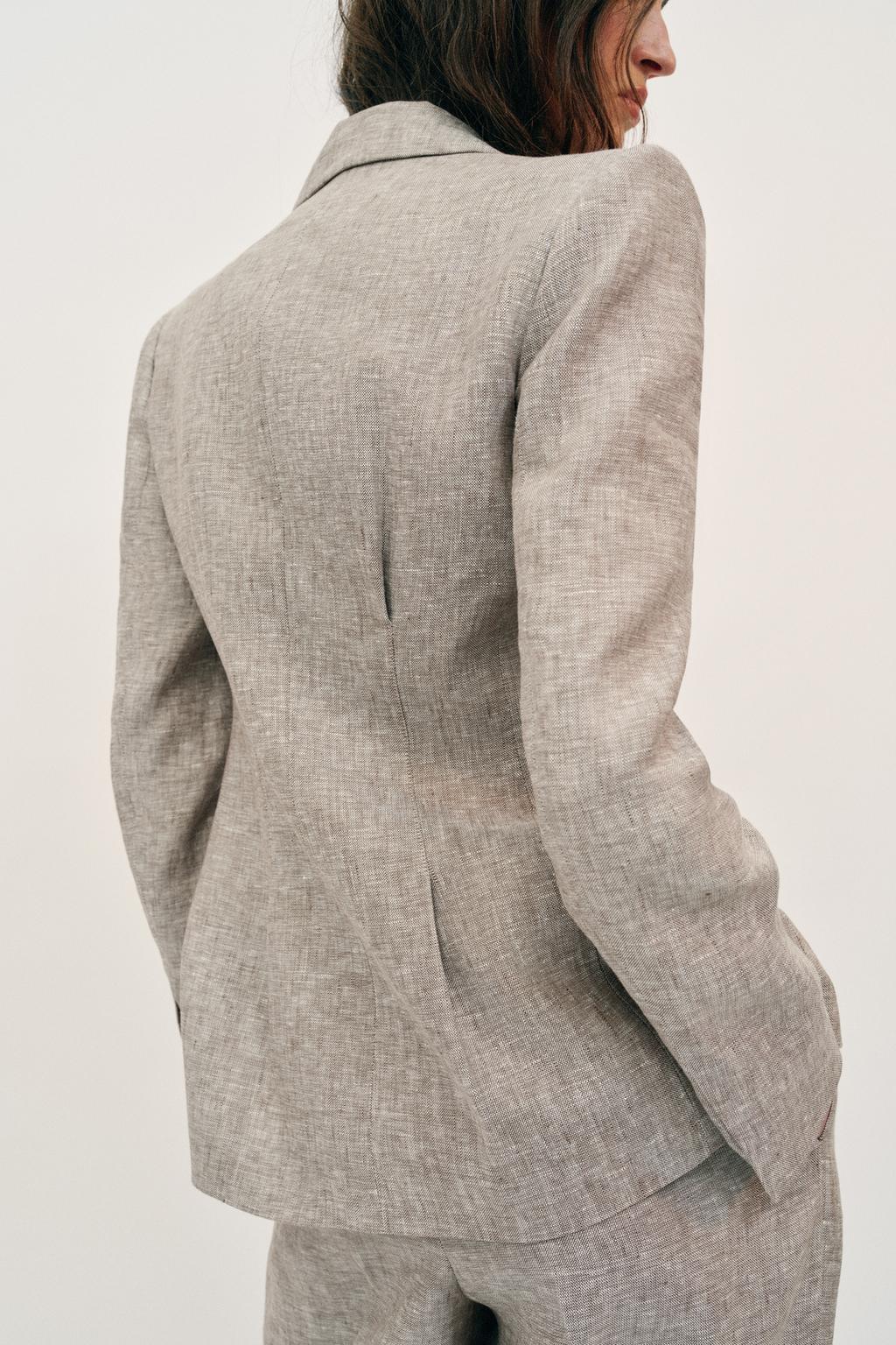 БЛЕЙЗЕР ИЗ 100% ЛЬНА С ПОДПЛЕЧНИКАМИ