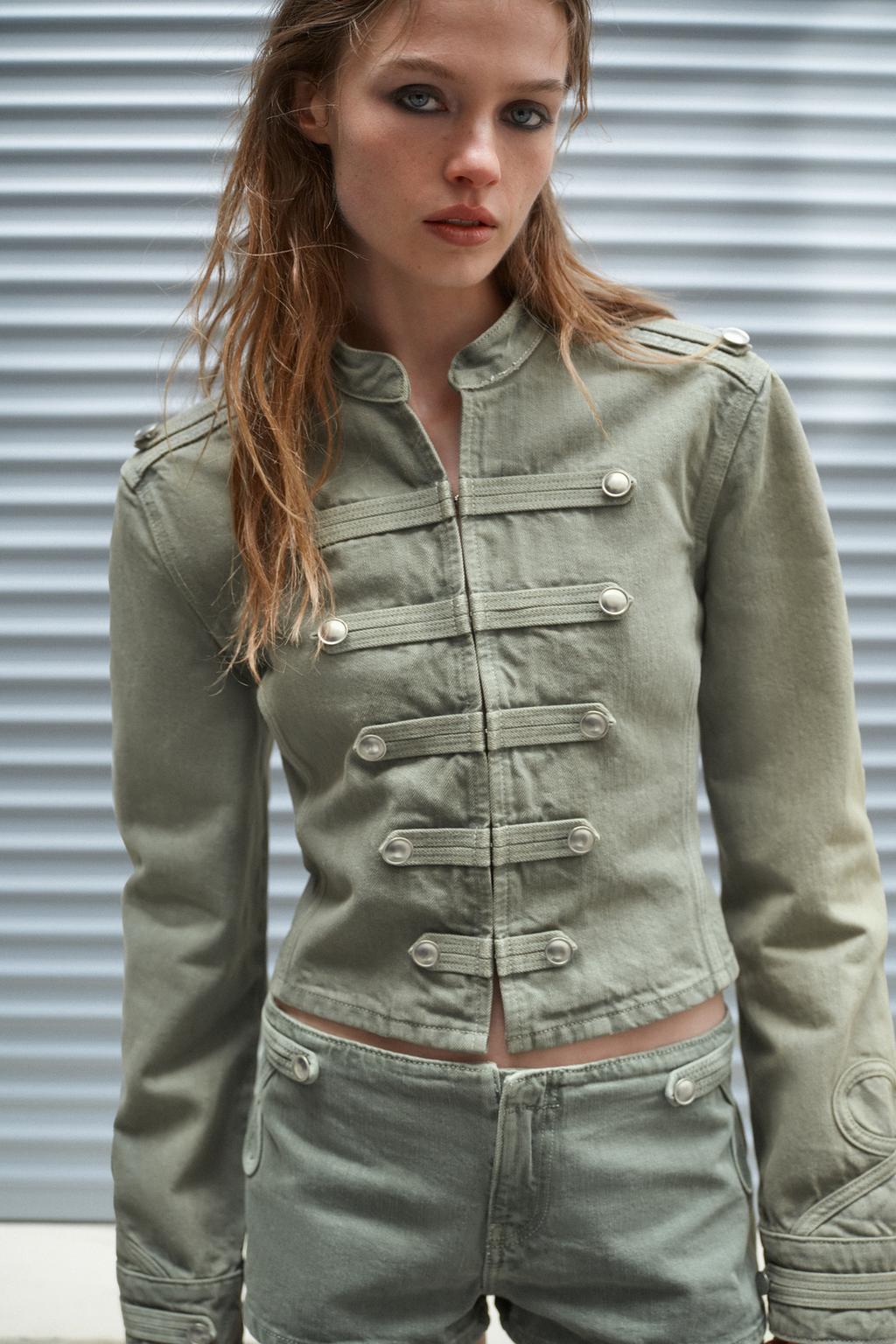 МИНИ-ШОРТЫ С ПУГОВИЦАМИ