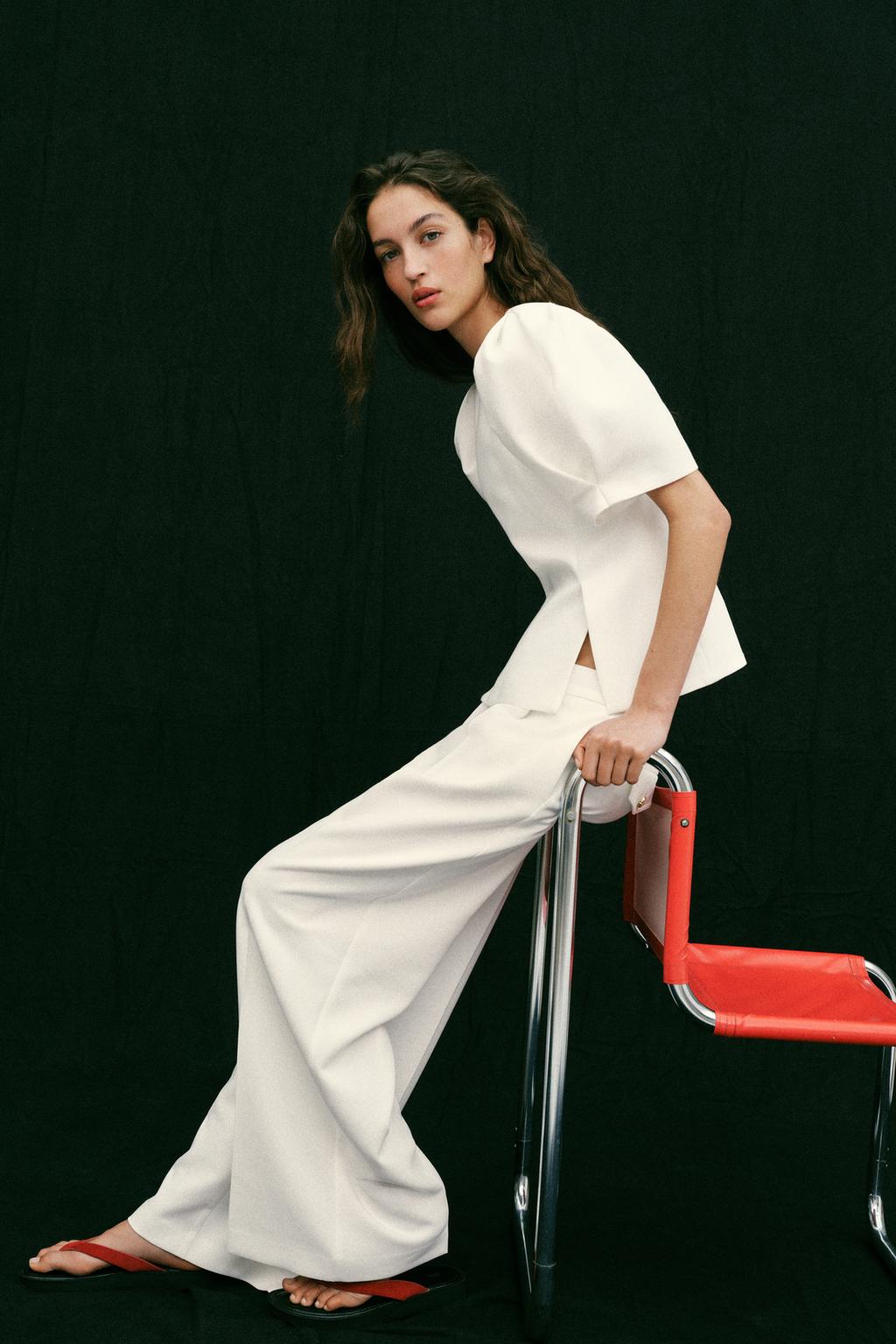 ТОП С ОБЪЕМНЫМИ РУКАВАМИ