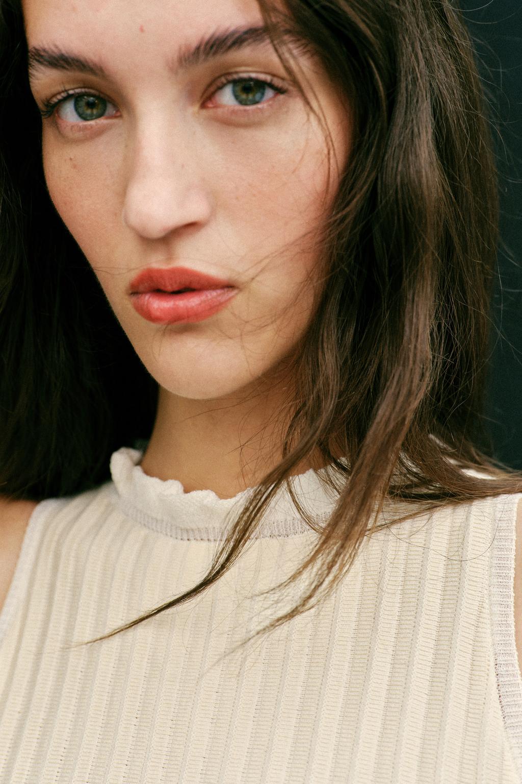 ТРИКОТАЖНЫЙ ТОП С БАСКОЙ