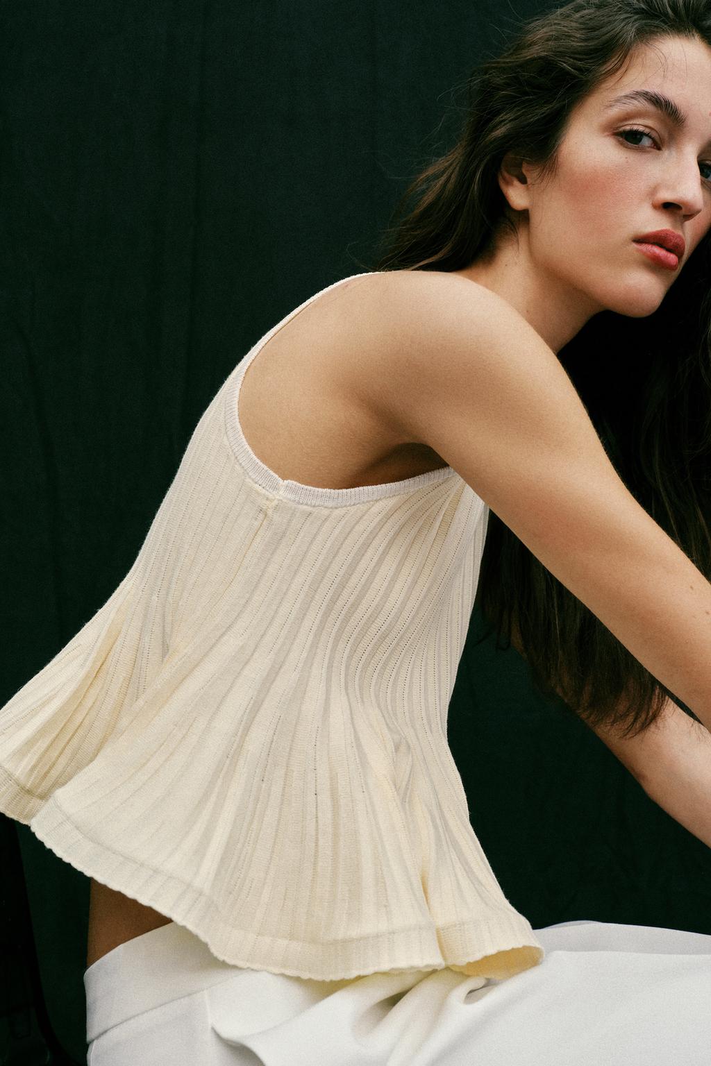 ТРИКОТАЖНЫЙ ТОП С БАСКОЙ