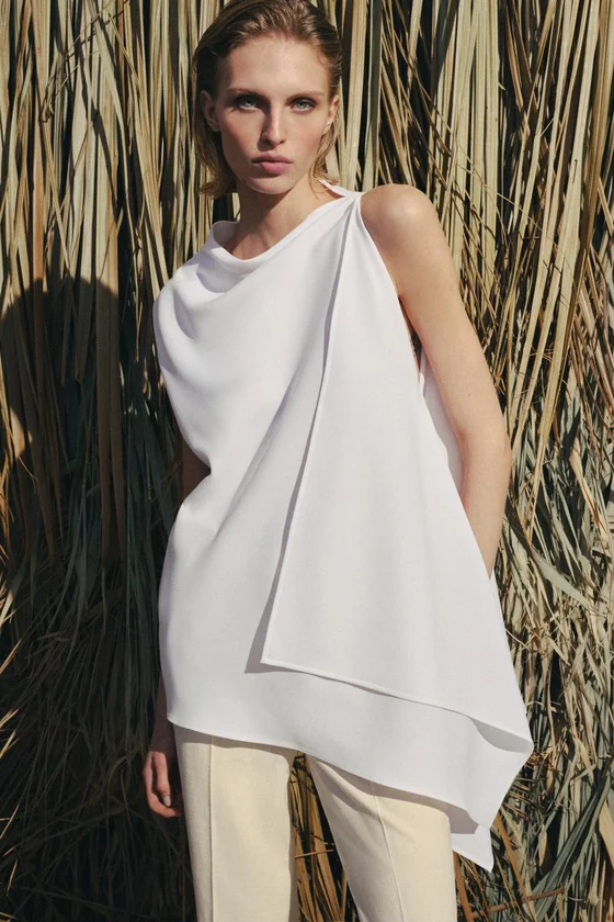 ТОП-НАКИДКА АСИММЕТРИЧНОГО КРОЯ — коллекция Zara «ZW»