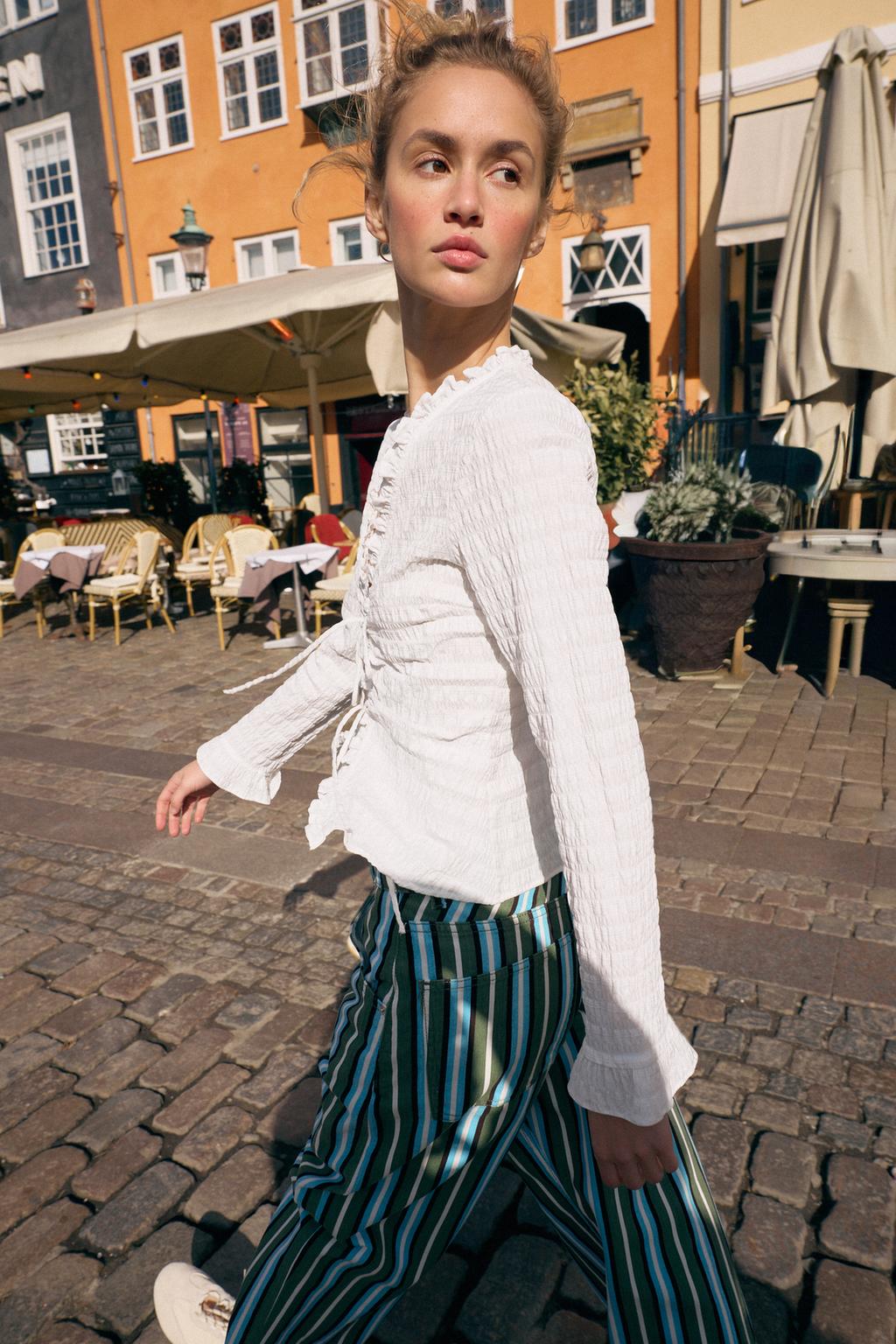 ТОП-БЮСТЬЕ С ЗАВЯЗКАМИ