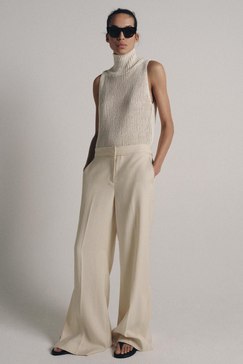 ТРИКОТАЖНЫЙ ТОП С ВЫСОКИМ ВОРОТНИКОМ