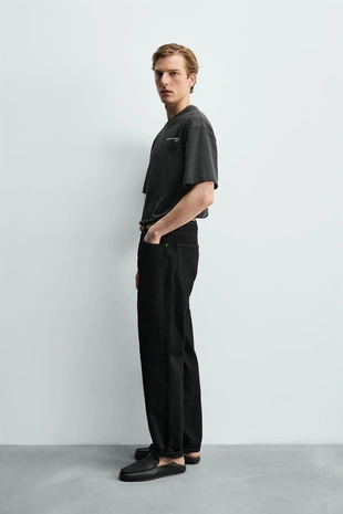 Футболка свободного кроя с контрастным текстом- Заказать в России