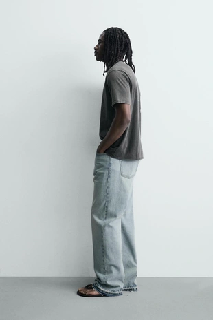 Футболка с принтами и эффектом потертости- Заказать в России