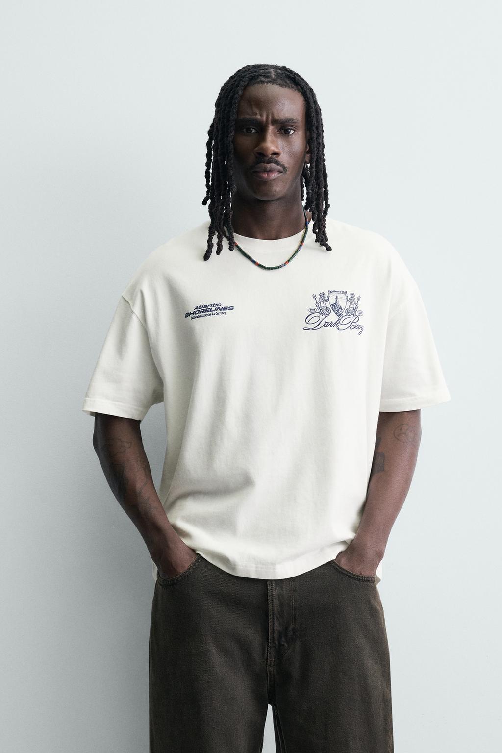 ФУТБОЛКА С КОНТРАСТНЫМ ПРИНТОМ