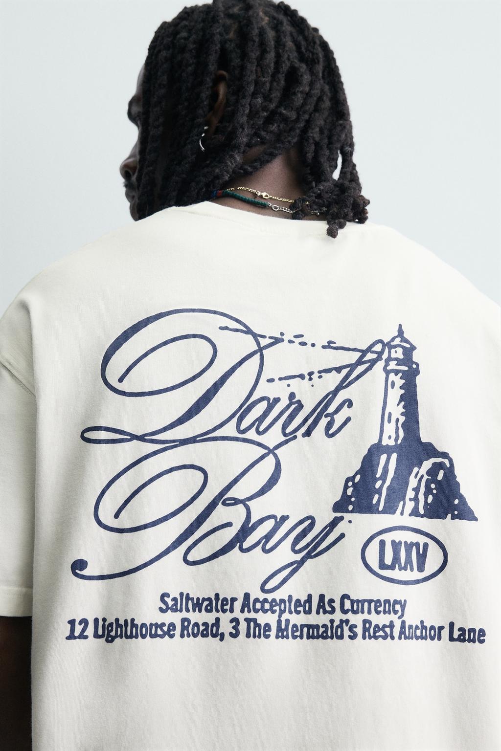 ФУТБОЛКА С КОНТРАСТНЫМ ПРИНТОМ