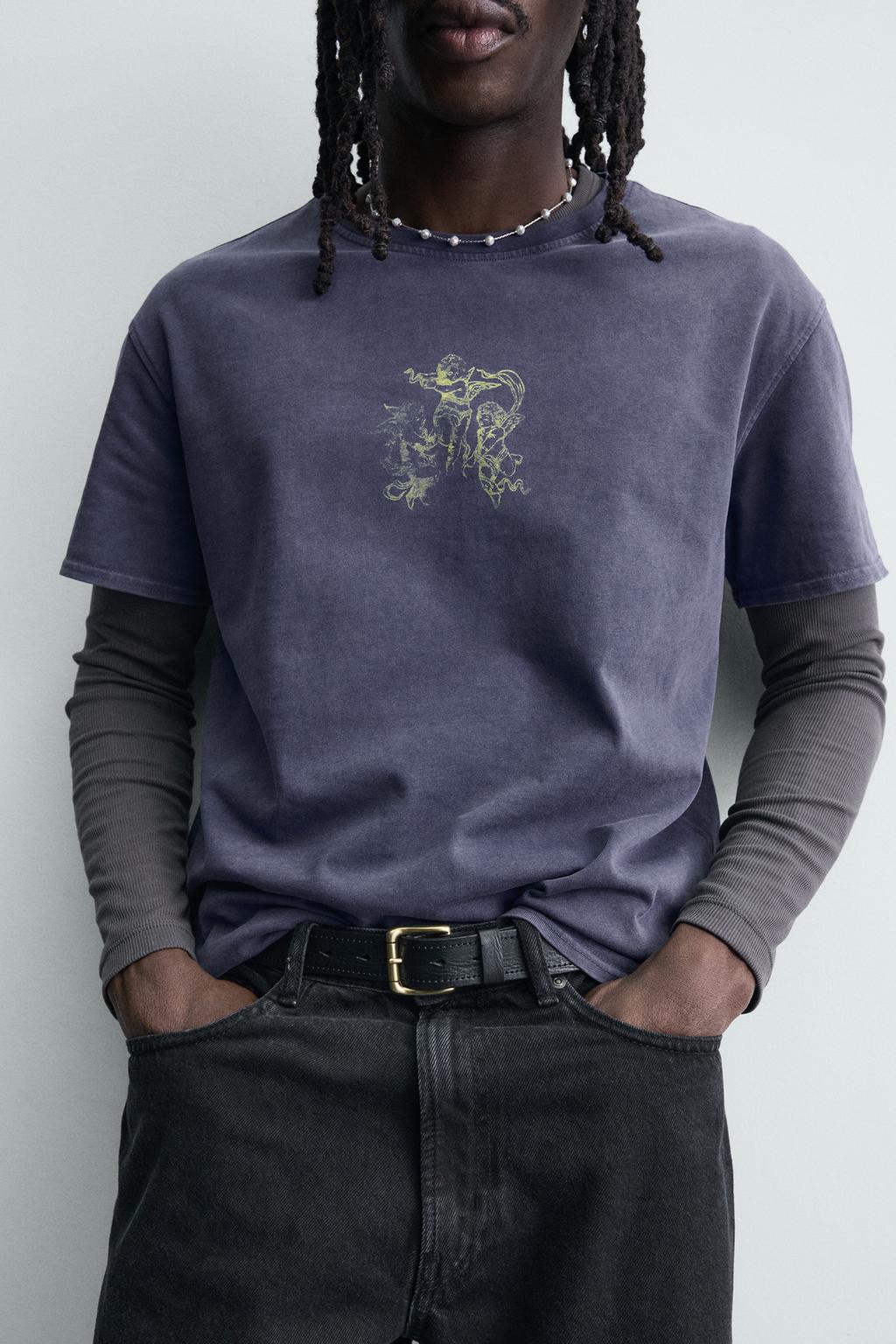 ФУТБОЛКА С ПРИНТАМИ И ЭФФЕКТОМ ПОТЕРТОСТИ