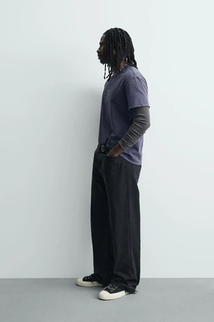 Футболка с принтами и эффектом потертости- Заказать в России