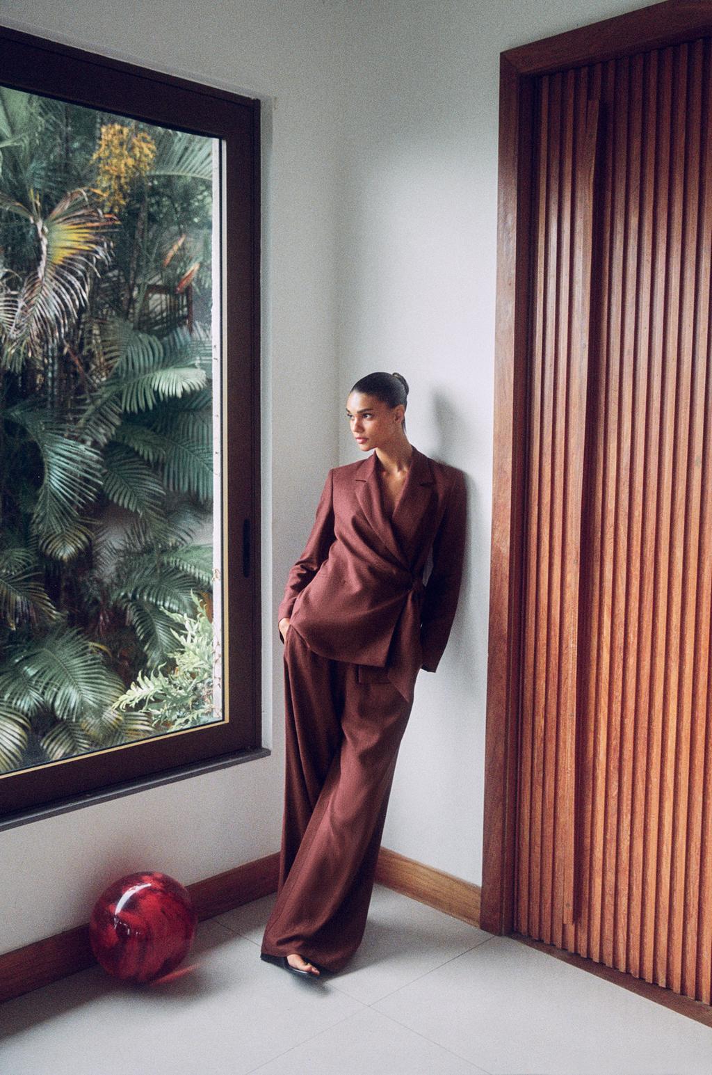 ШИРОКИЕ БРЮКИ ИЗ ЛЬНА В КОМПЛЕКТЕ