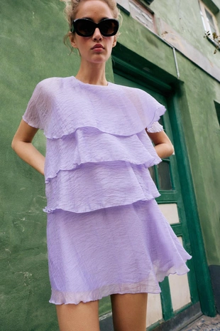 Мини-платье с воланами- Заказать в России