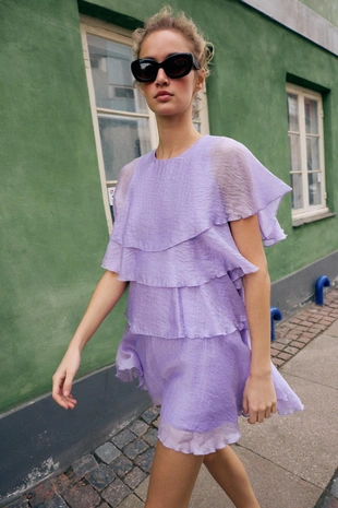 Мини-платье с воланами- Заказать в России