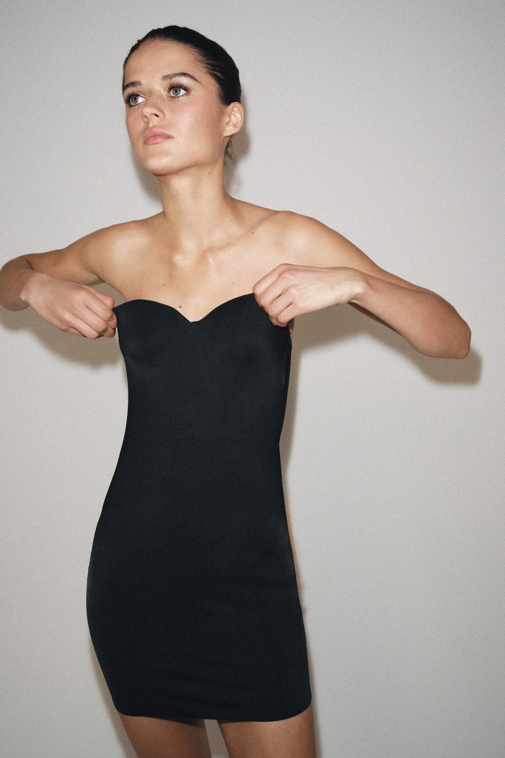 КОРОТКОЕ ПЛАТЬЕ НА БРЕТЕЛЯХ