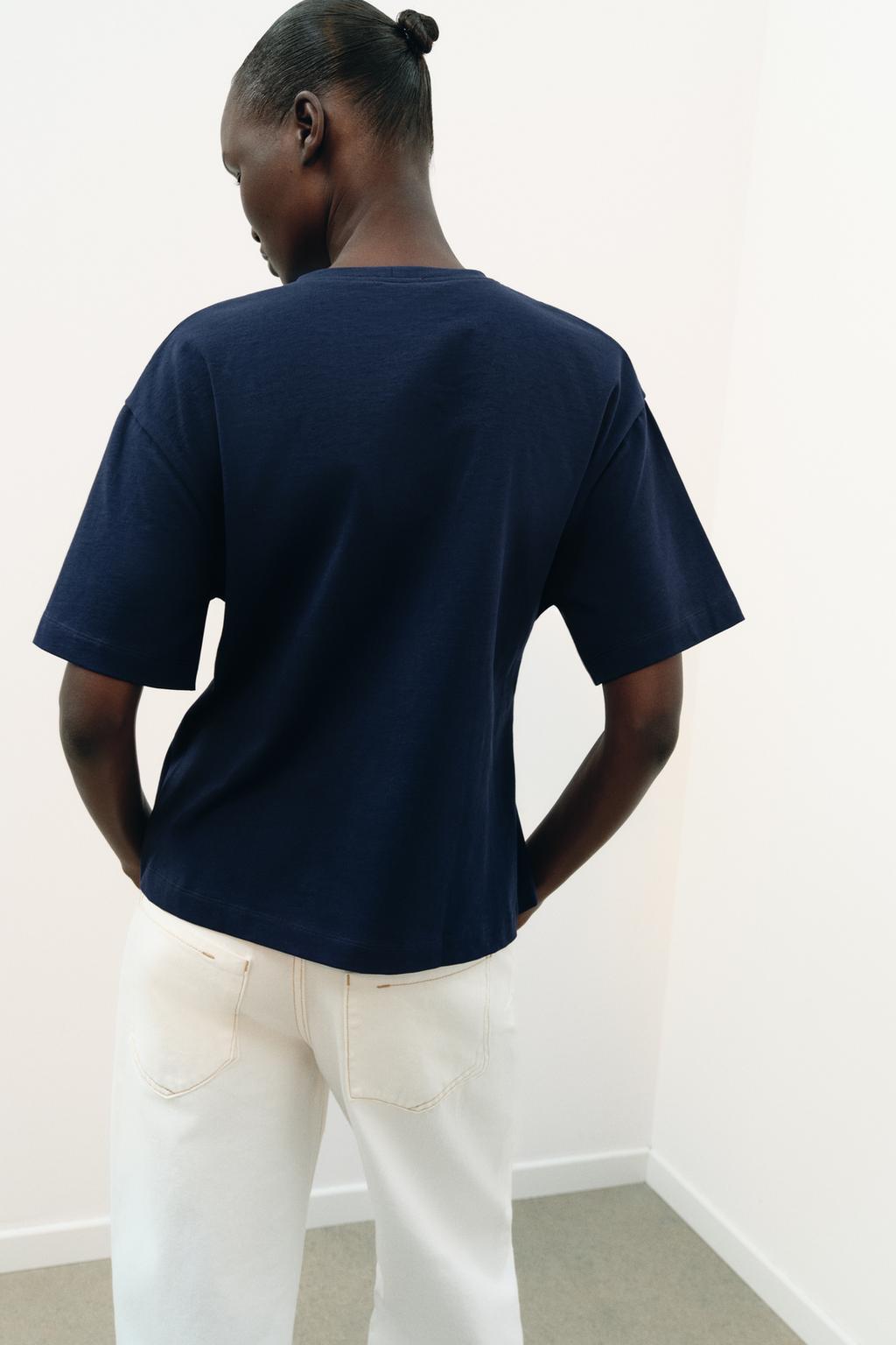 ФУТБОЛКА ИЗ ПЛОТНОГО ХЛОПКА С АППЛИКАЦИЕЙ