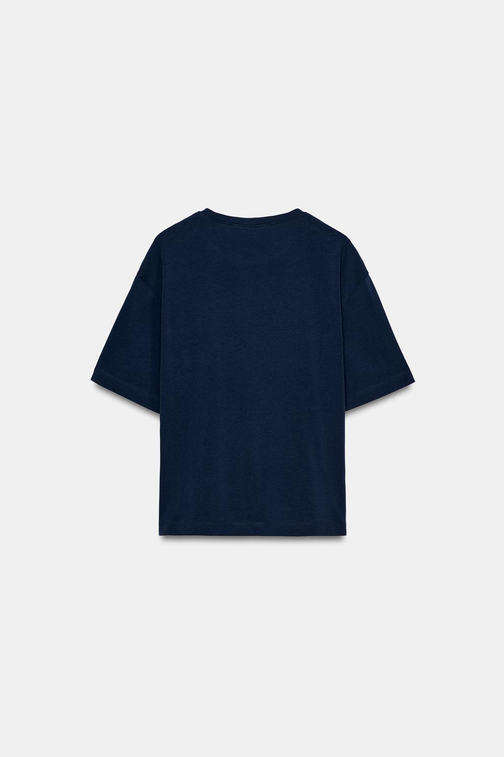 ФУТБОЛКА ИЗ ПЛОТНОГО ХЛОПКА С АППЛИКАЦИЕЙ