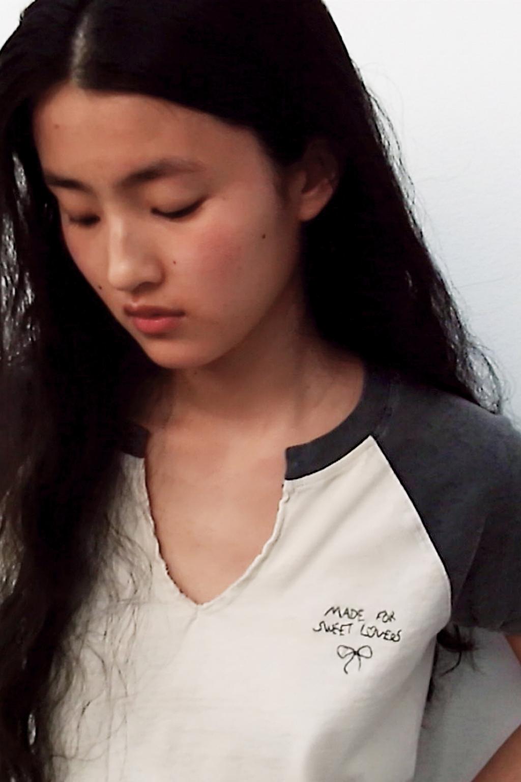 ФУТБОЛКА С РУКАВАМИ РЕГЛАН И ЭФФЕКТОМ ПОТЕРТОСТИ